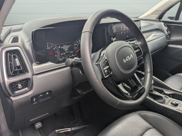 Used 2023 Kia Sorento S w/ Panoramic Sunroof Package FWD image 11
