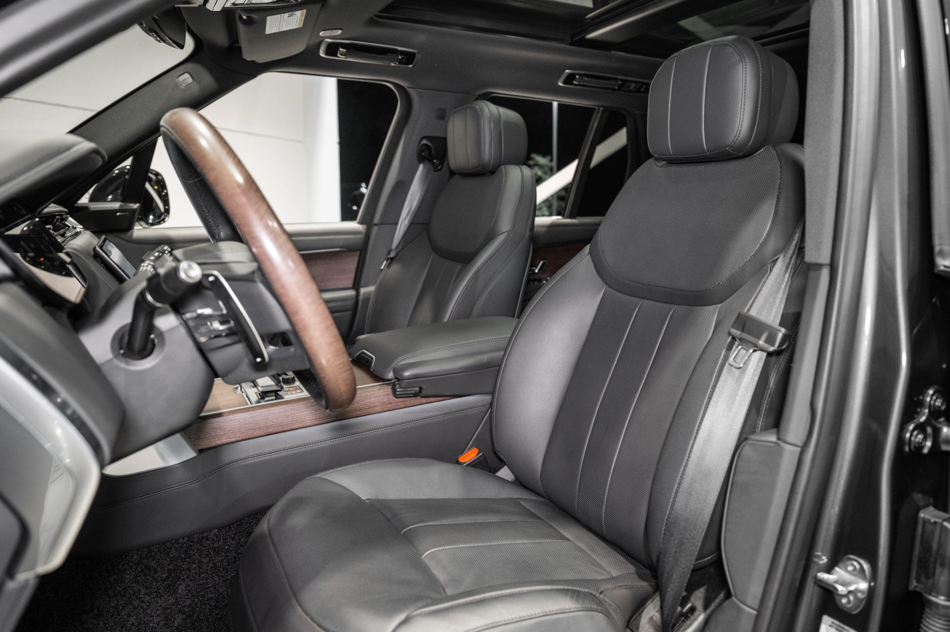 Used 2023 Land Rover Range Rover SE AWD/4WD image 18