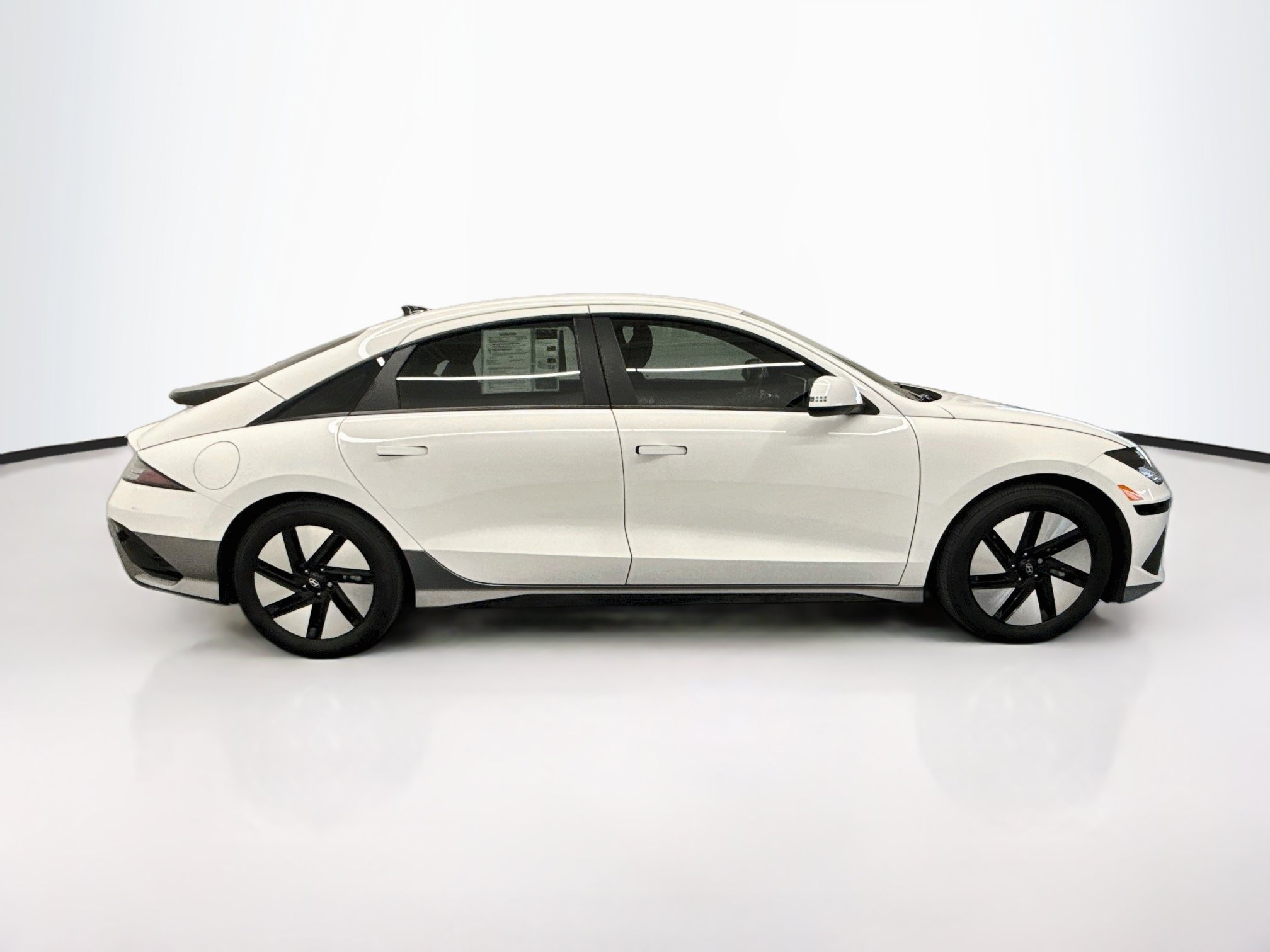 Used 2024 Hyundai Ioniq 6 SE RWD image 10