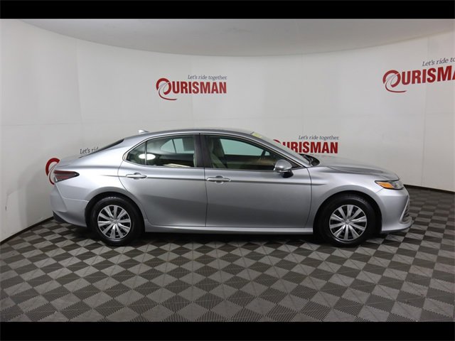 Used 2022 Toyota Camry LE image 8
