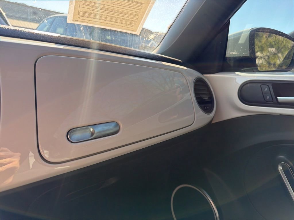 Used 2019 Volkswagen Beetle 2.0T SE image 23