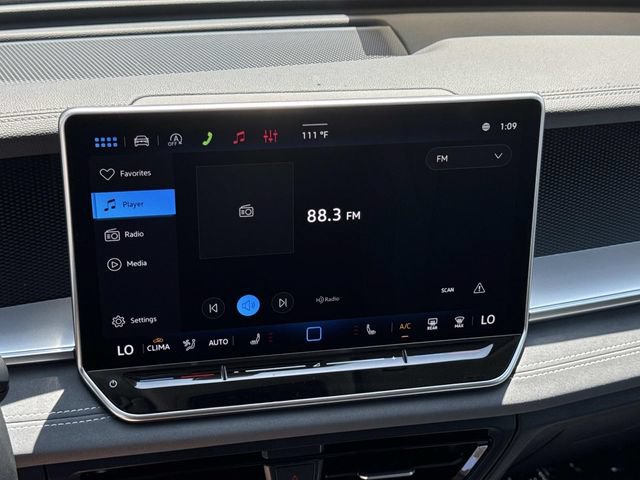 New 2026 Volkswagen Tiguan SE FWD image 10