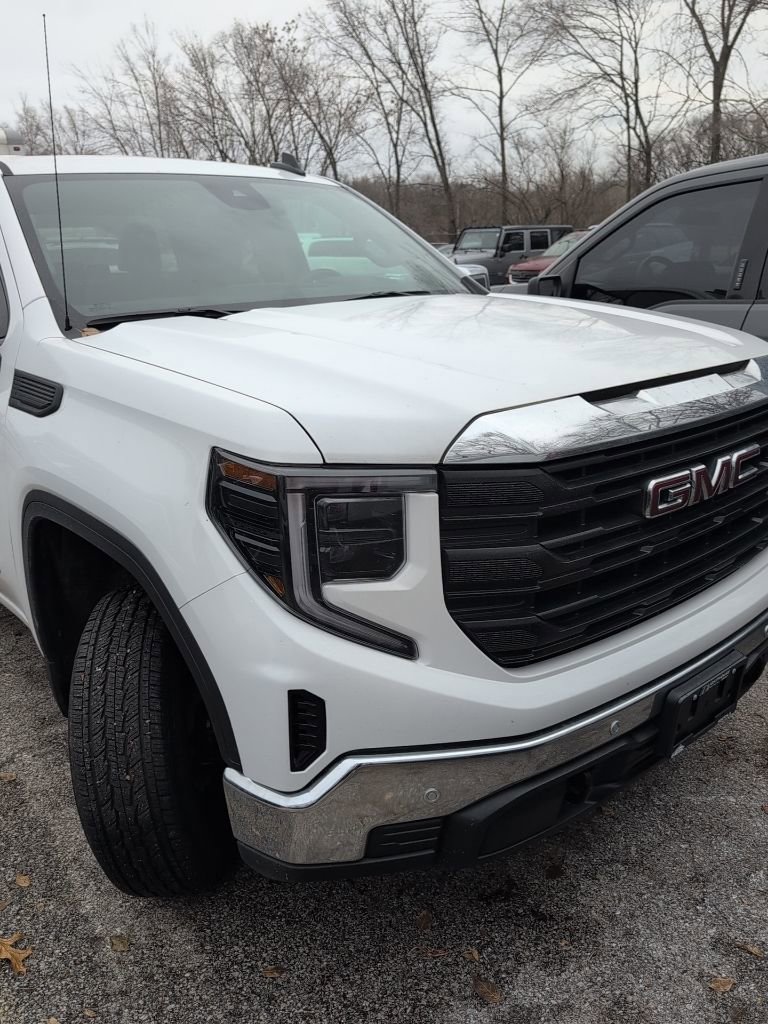 Used 2025 GMC Sierra 1500 Pro w/ Pro Value Package image 8