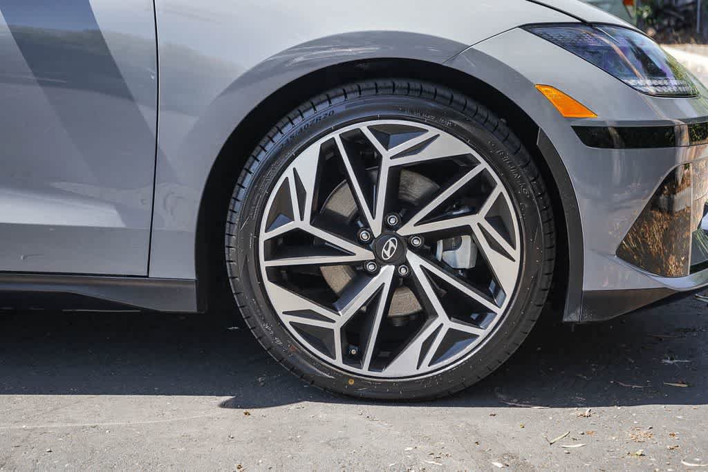 Certified 2024 Hyundai Ioniq 6 SEL AWD/4WD image 9