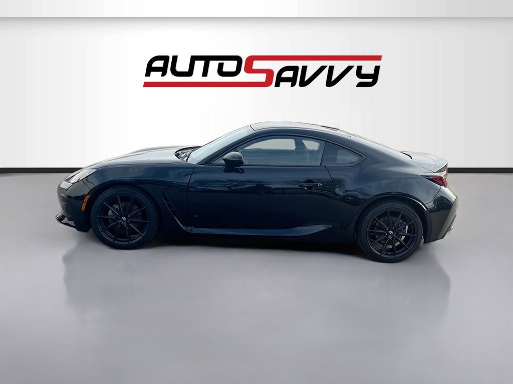 Used 2025 Toyota GR86 w/ ALL Weather Mat Package (TMS) RWD image 4