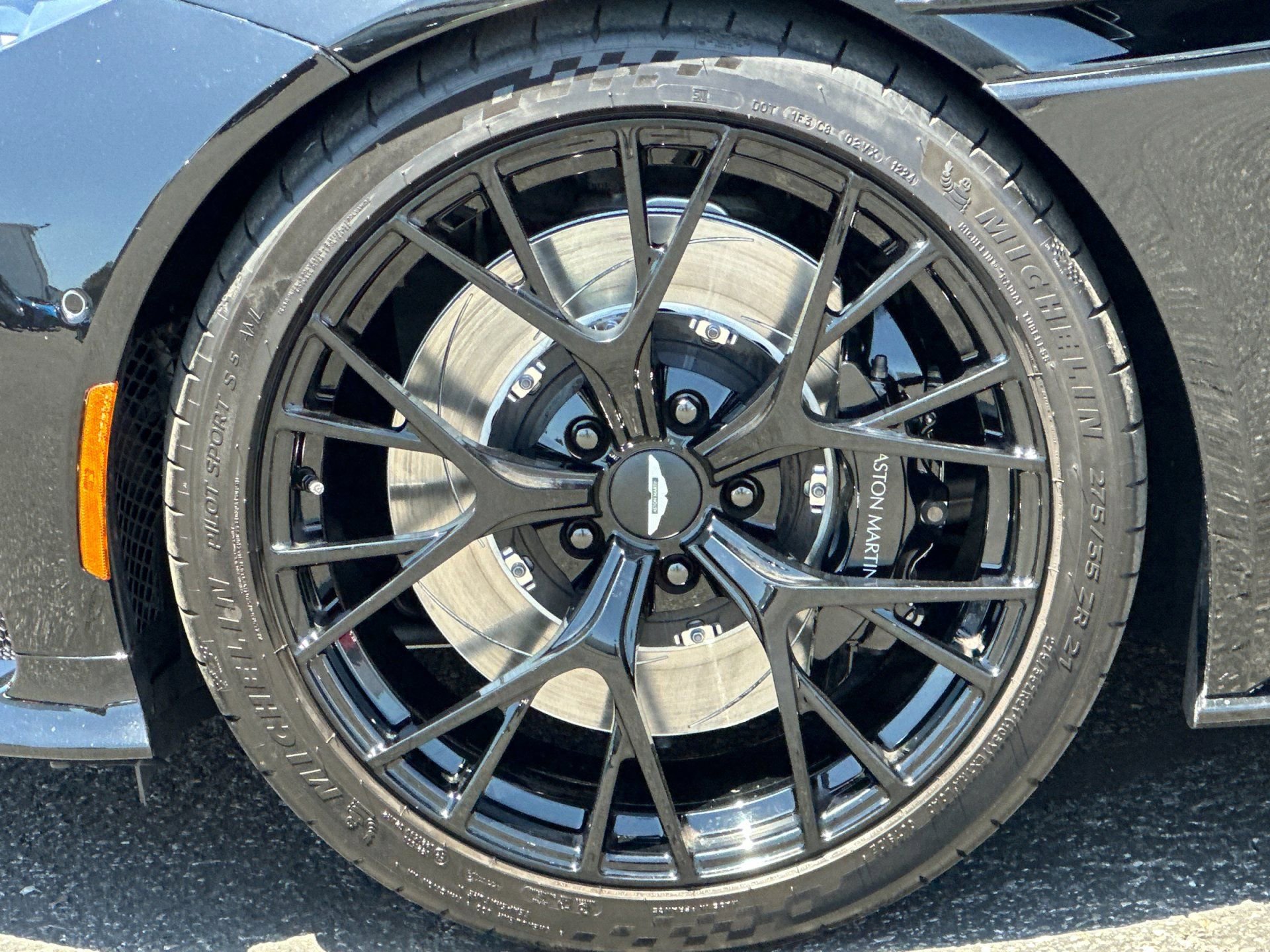 Used 2025 Aston Martin DB12 Convertible RWD image 4