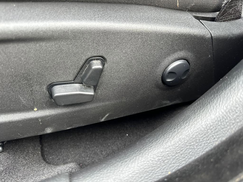 Used 2023 Dodge Charger R/T w/ Harman/Kardon Audio Group image 19