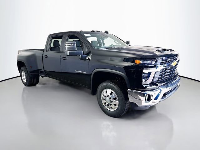 New 2026 Chevrolet Silverado 3500 LT image 2