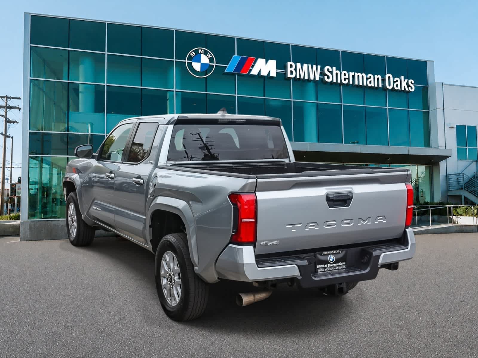 Used 2024 Toyota Tacoma SR5 AWD/4WD image 6