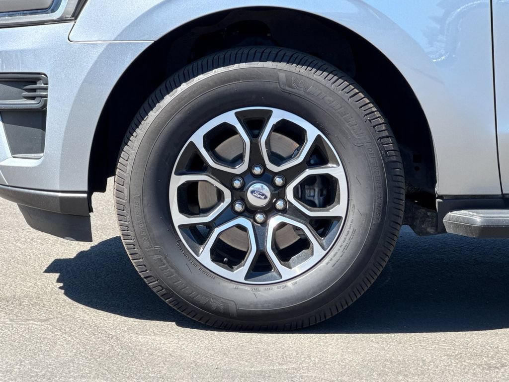 Used 2022 Ford Expedition XLT AWD/4WD image 24