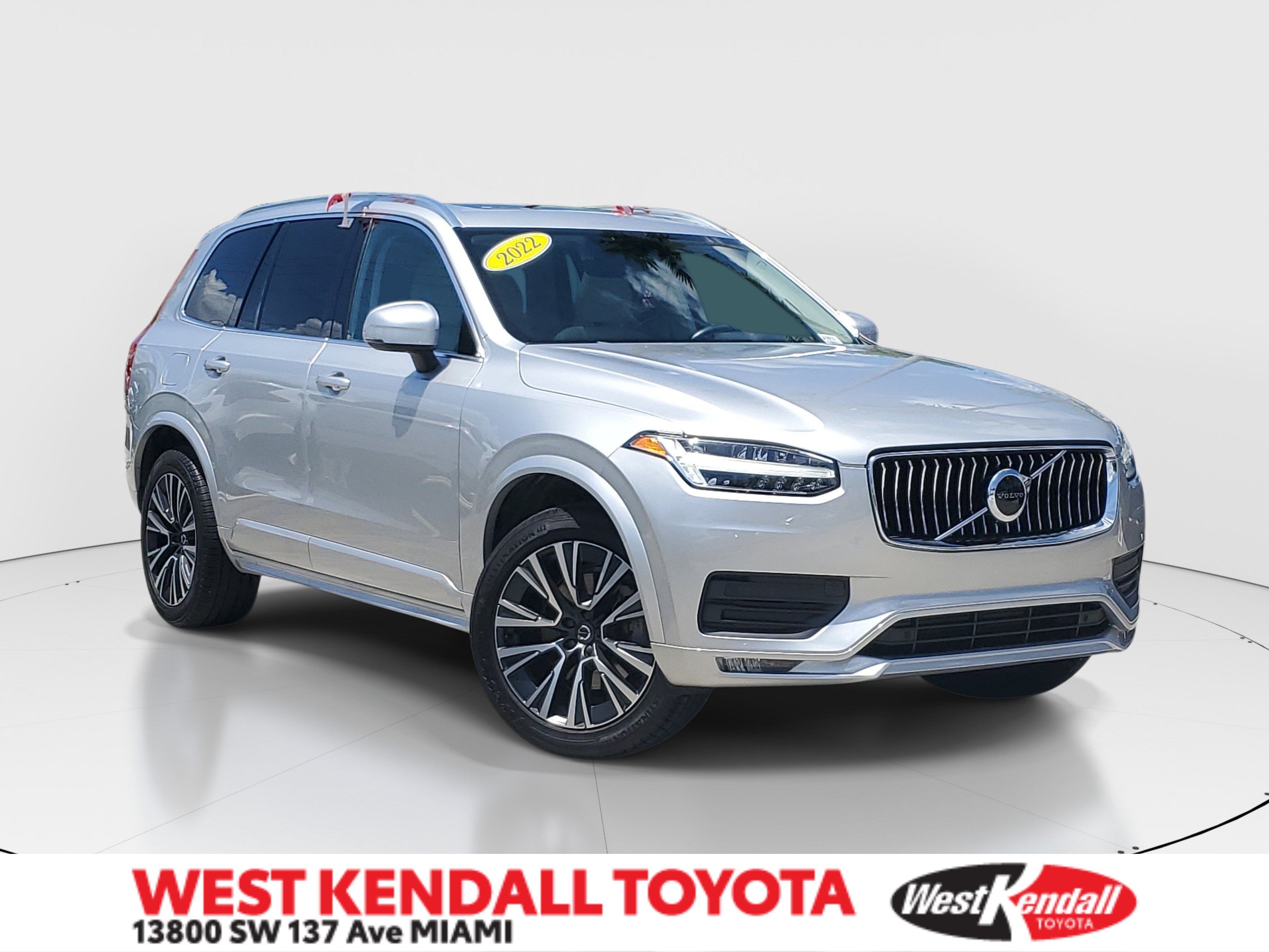 Used 2022 Volvo XC90 T6 Momentum w/ Protection Package Premier AWD/4WD image 1
