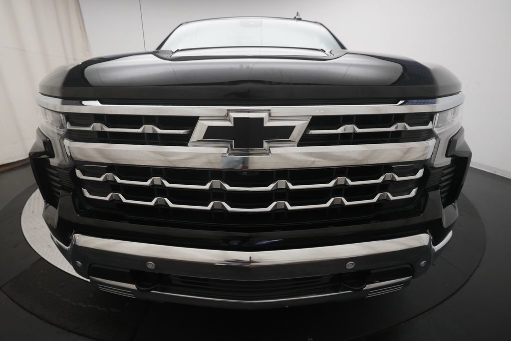 Used 2023 Chevrolet Silverado 1500 LTZ w/ LTZ Premium Package AWD/4WD image 12