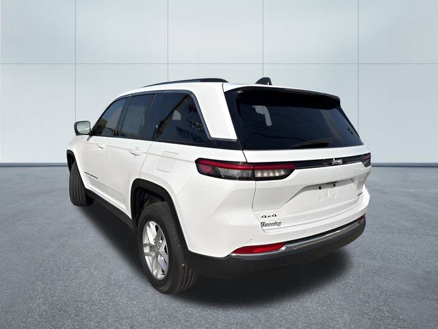 Used 2023 Jeep Grand Cherokee Laredo w/ Luxury Tech Group I image 2