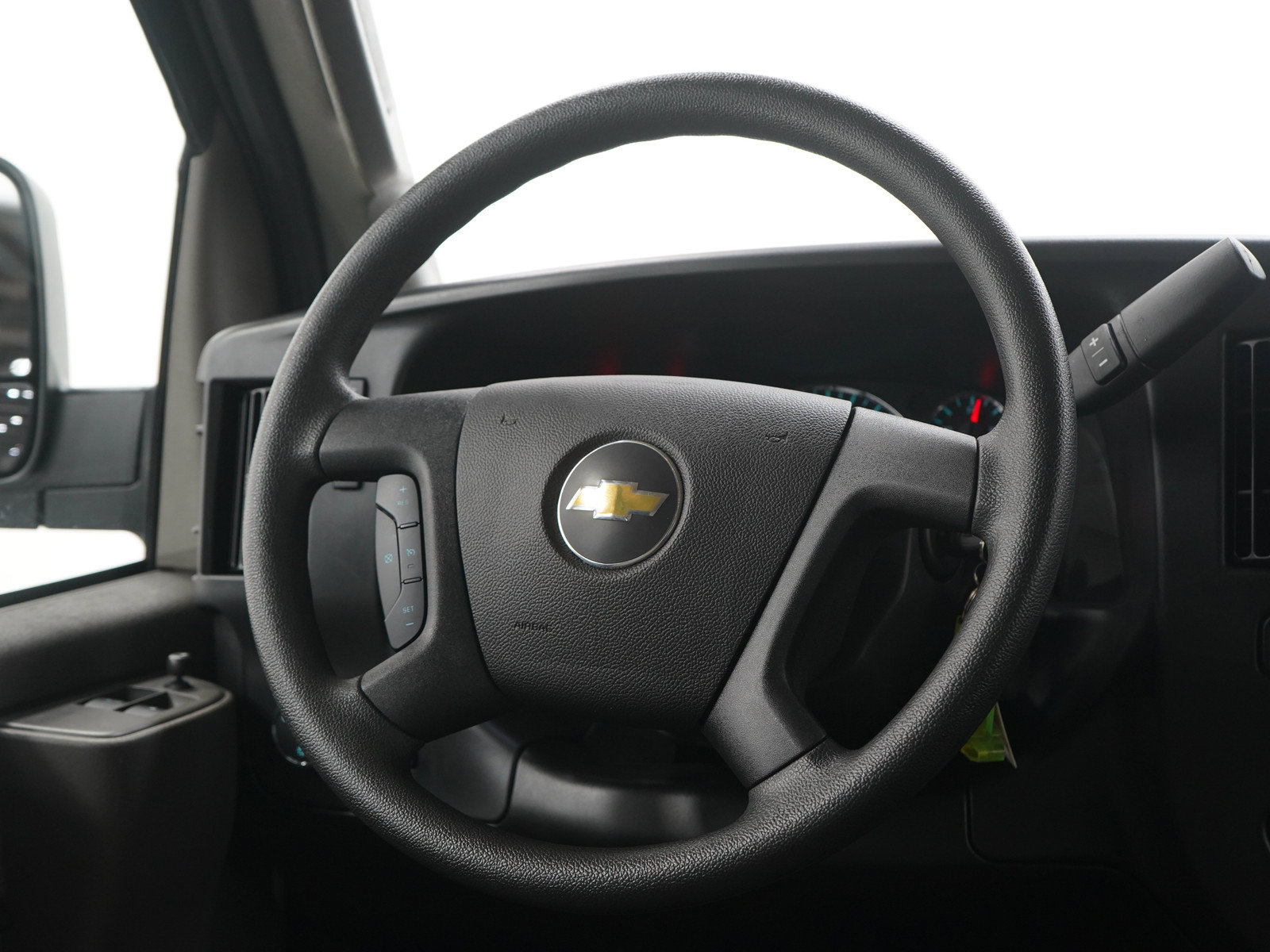 Used 2025 Chevrolet Express 3500 LT w/ LT Preferred Equipment Group RWD image 14