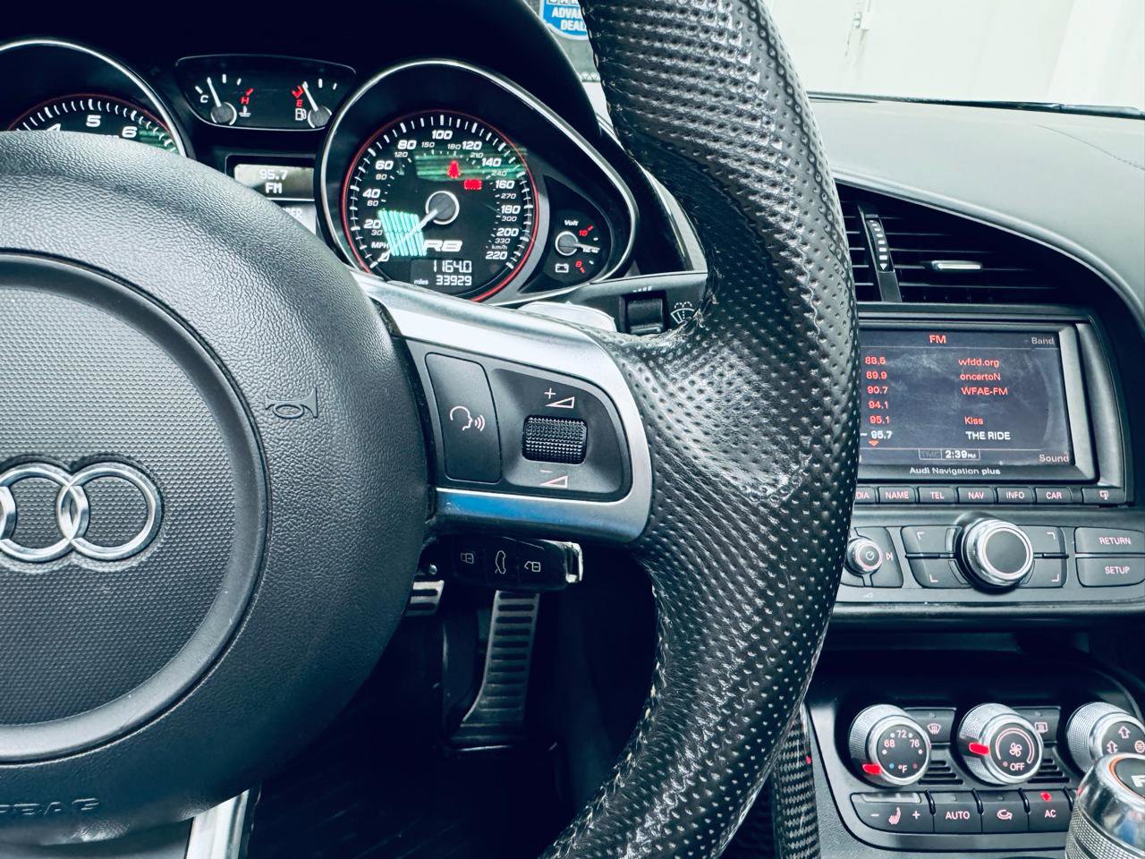 Used 2012 Audi R8 V10 w/ Enhanced Leather Pkg AWD/4WD image 36