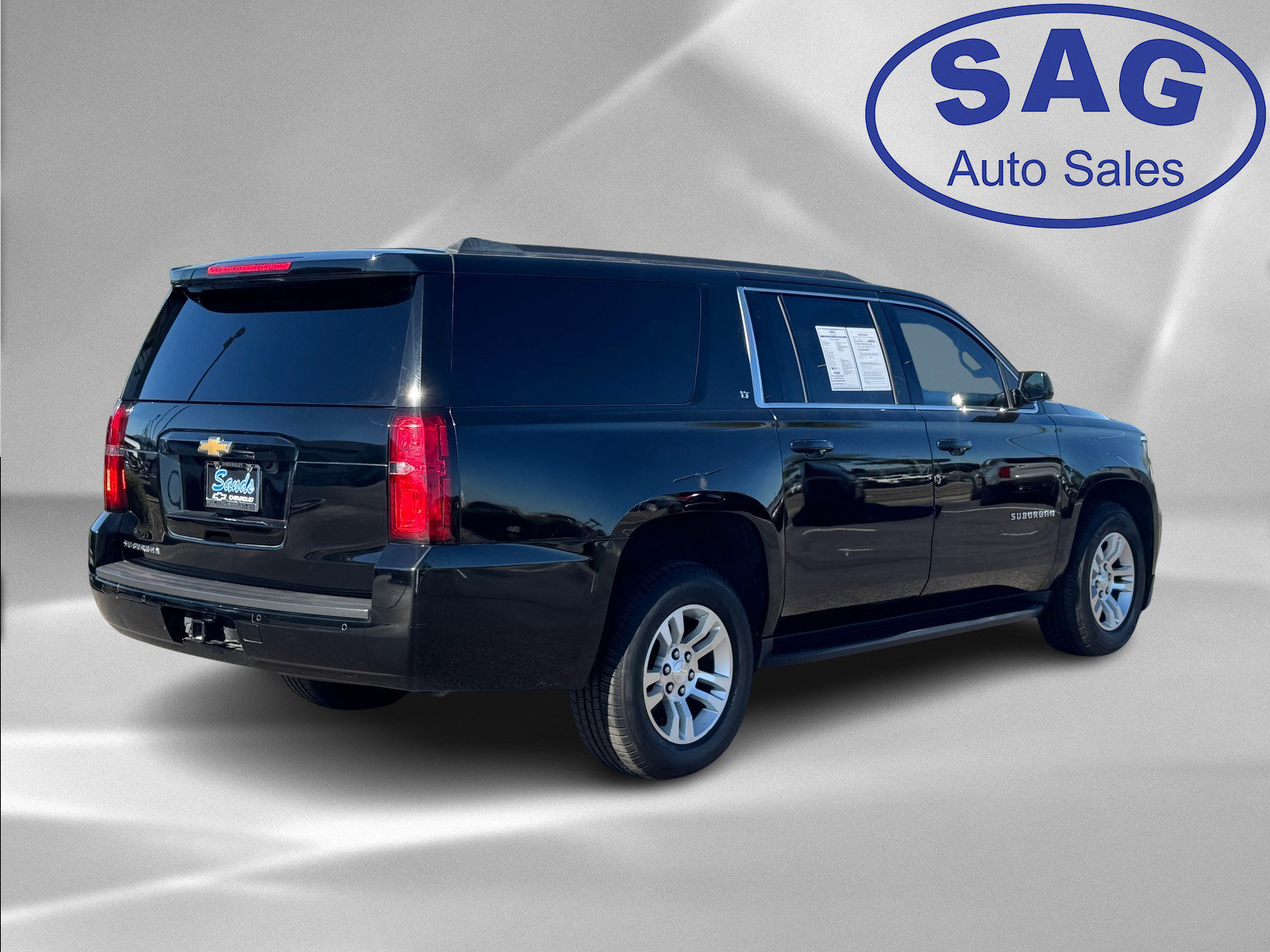 Used 2019 Chevrolet Suburban LT image 4