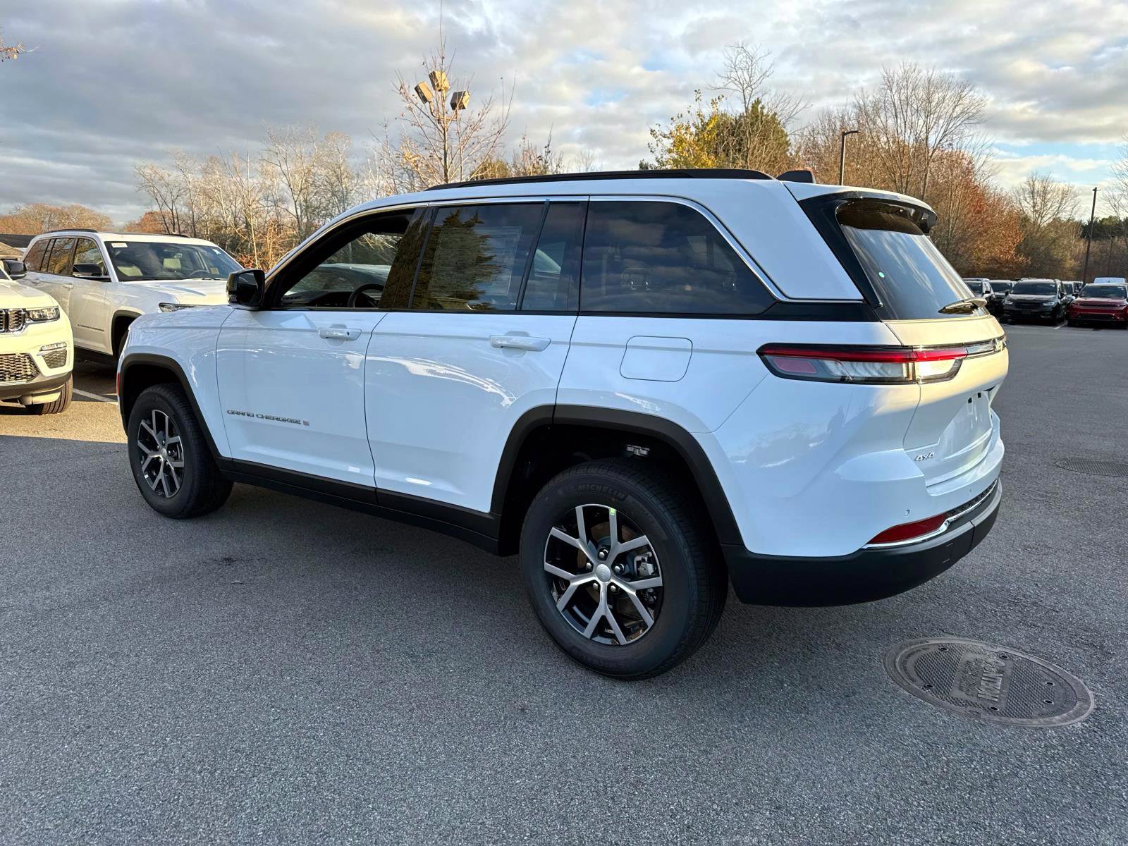 New 2025 Jeep Grand Cherokee Limited image 3