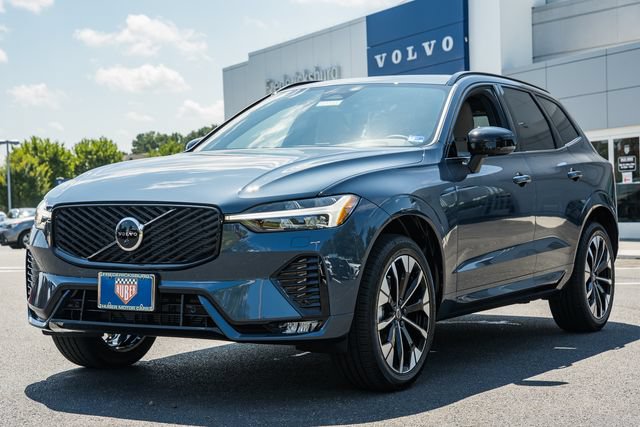 New 2027 Volvo XC60 B5 Plus AWD/4WD image 3