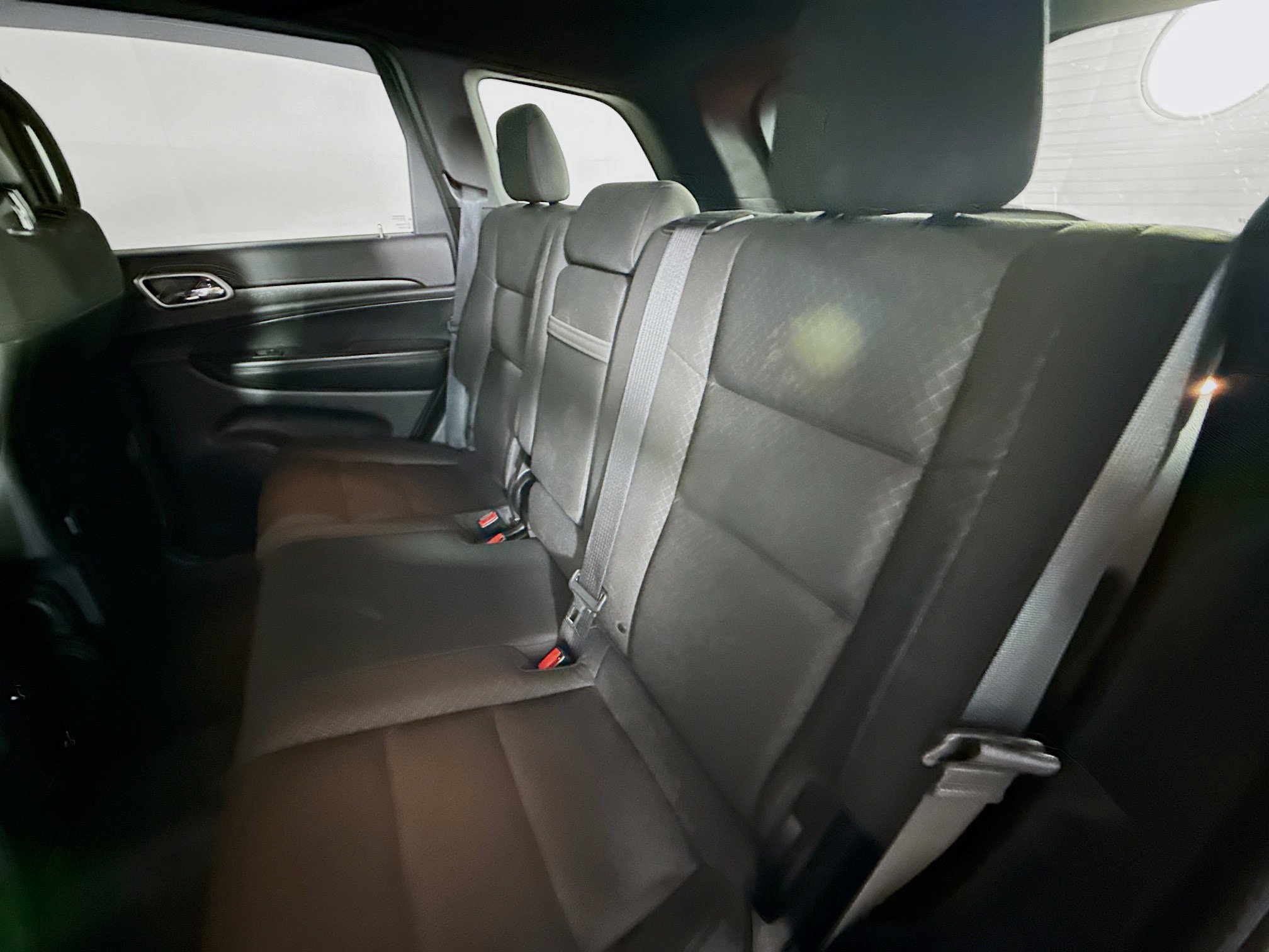 Used 2018 Jeep Grand Cherokee Laredo image 28