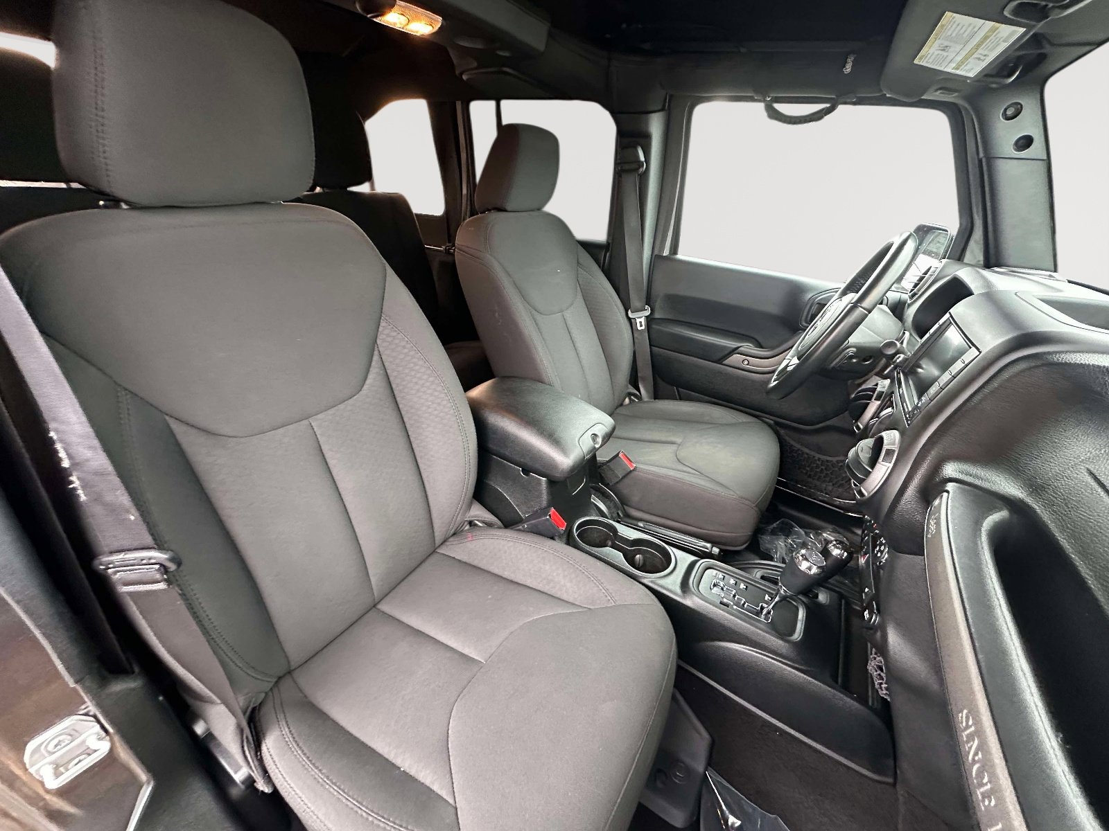 Used 2018 Jeep Wrangler Unlimited Sport S AWD/4WD image 22