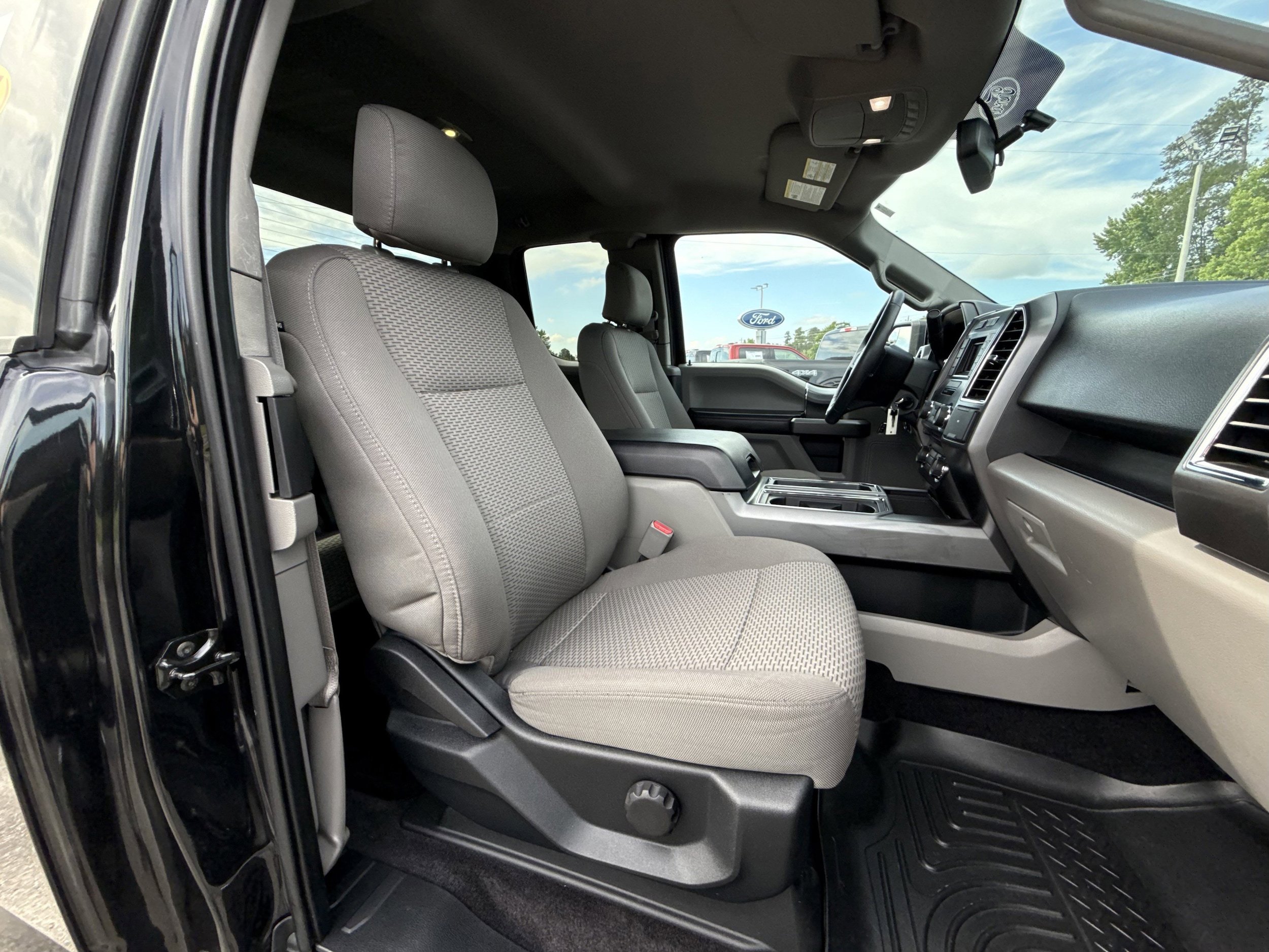 Used 2015 Ford F150 XLT w/ Equipment Group 301A Mid RWD image 13