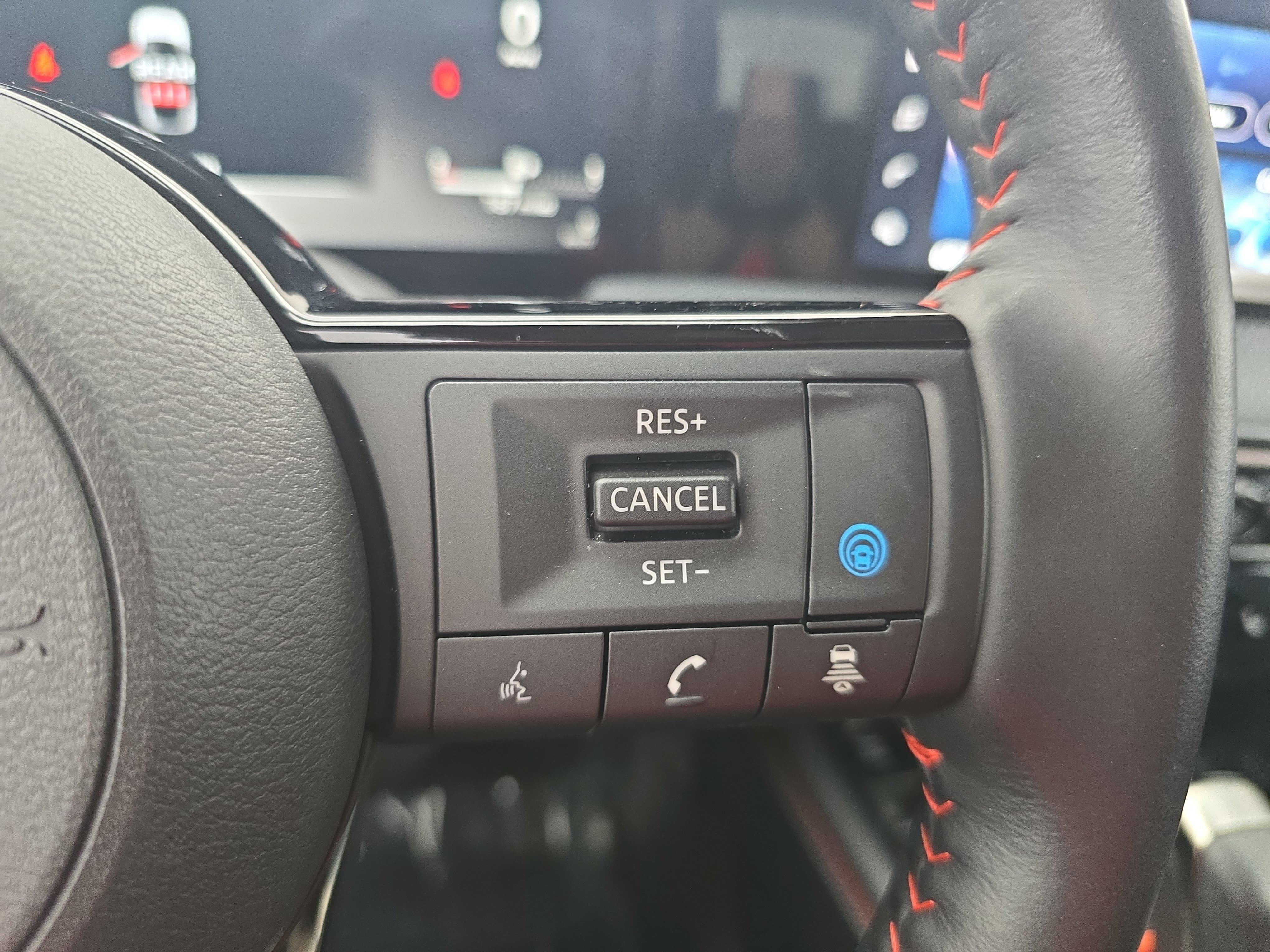 Certified 2025 Nissan Kicks SR w/ SR Premium Package FWD image 17