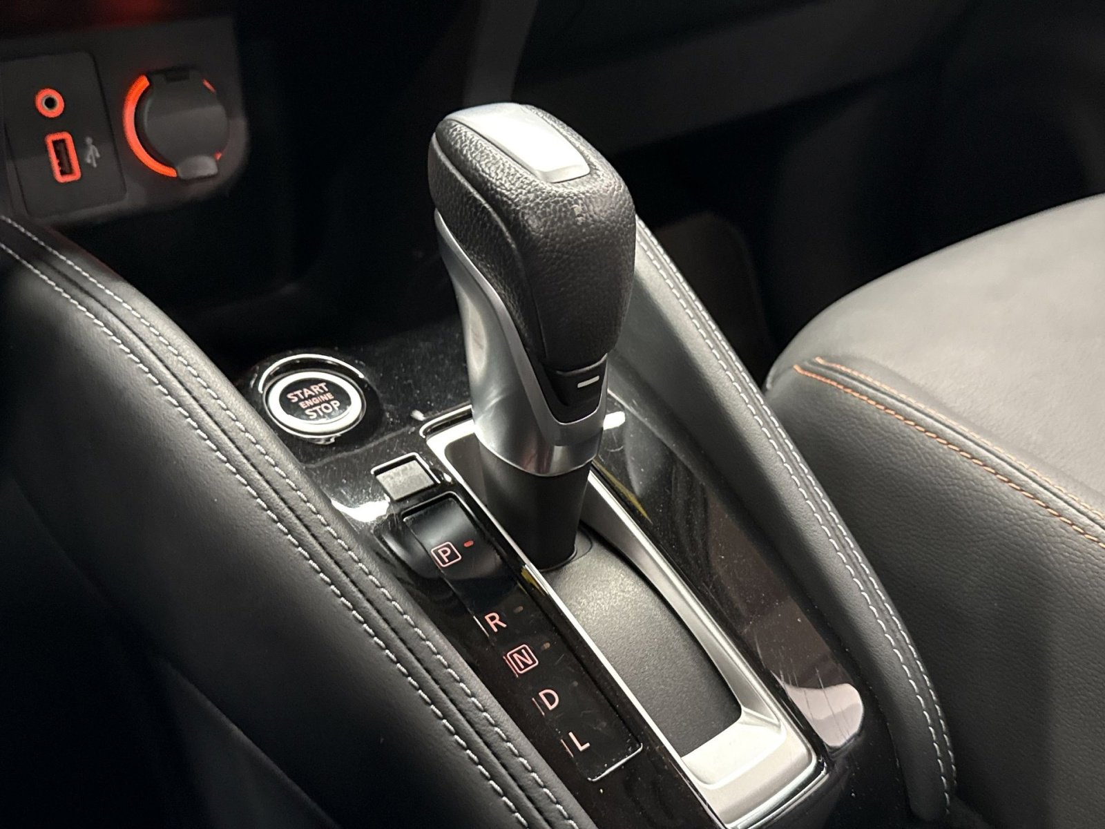 Used 2018 Nissan Kicks SR w/ Premium Package FWD image 23