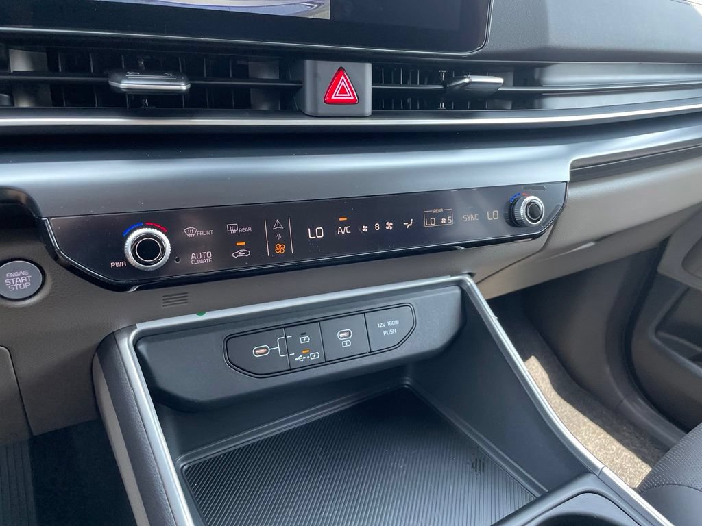New 2026 Kia Carnival FWD image 18