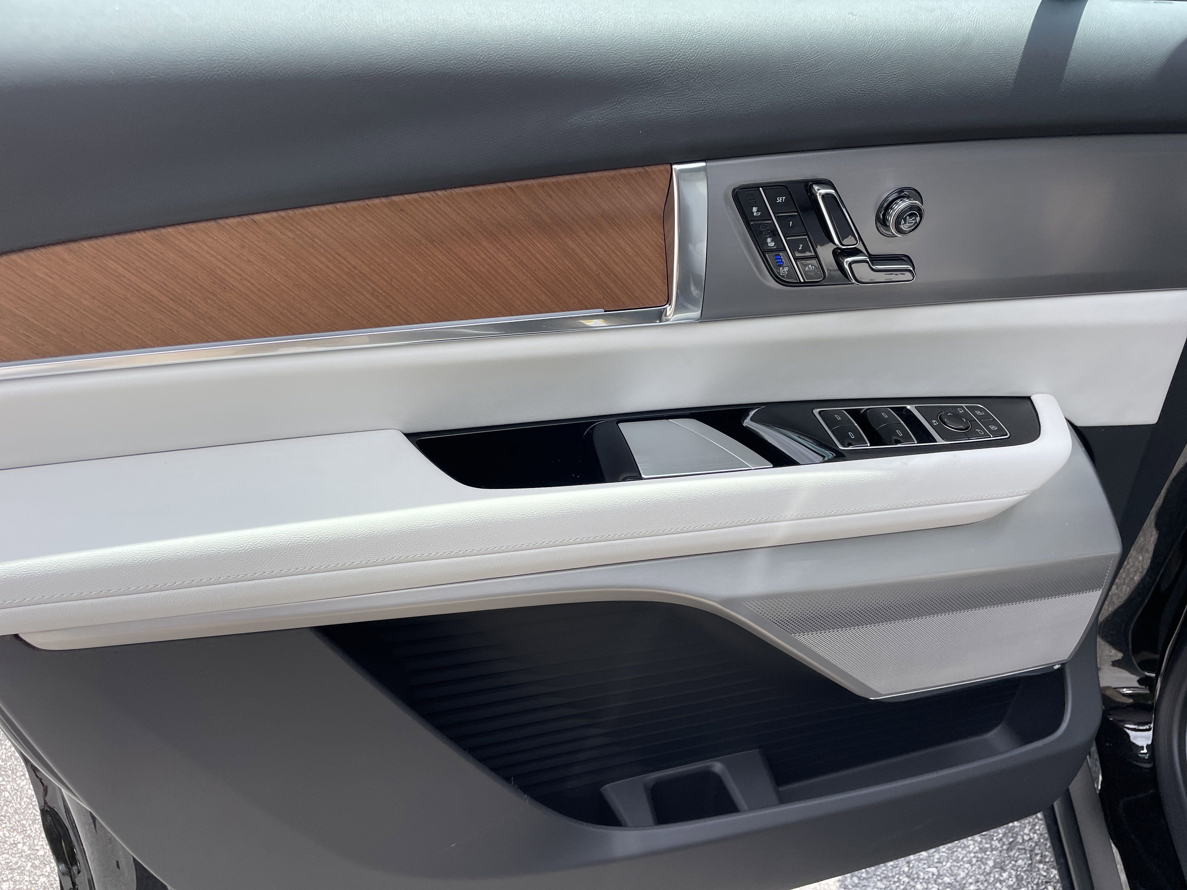 New 2026 Cadillac Vistiq Luxury image 13