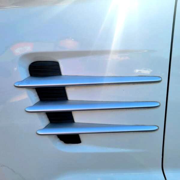 Used 2005 Chrysler Crossfire Limited image 9