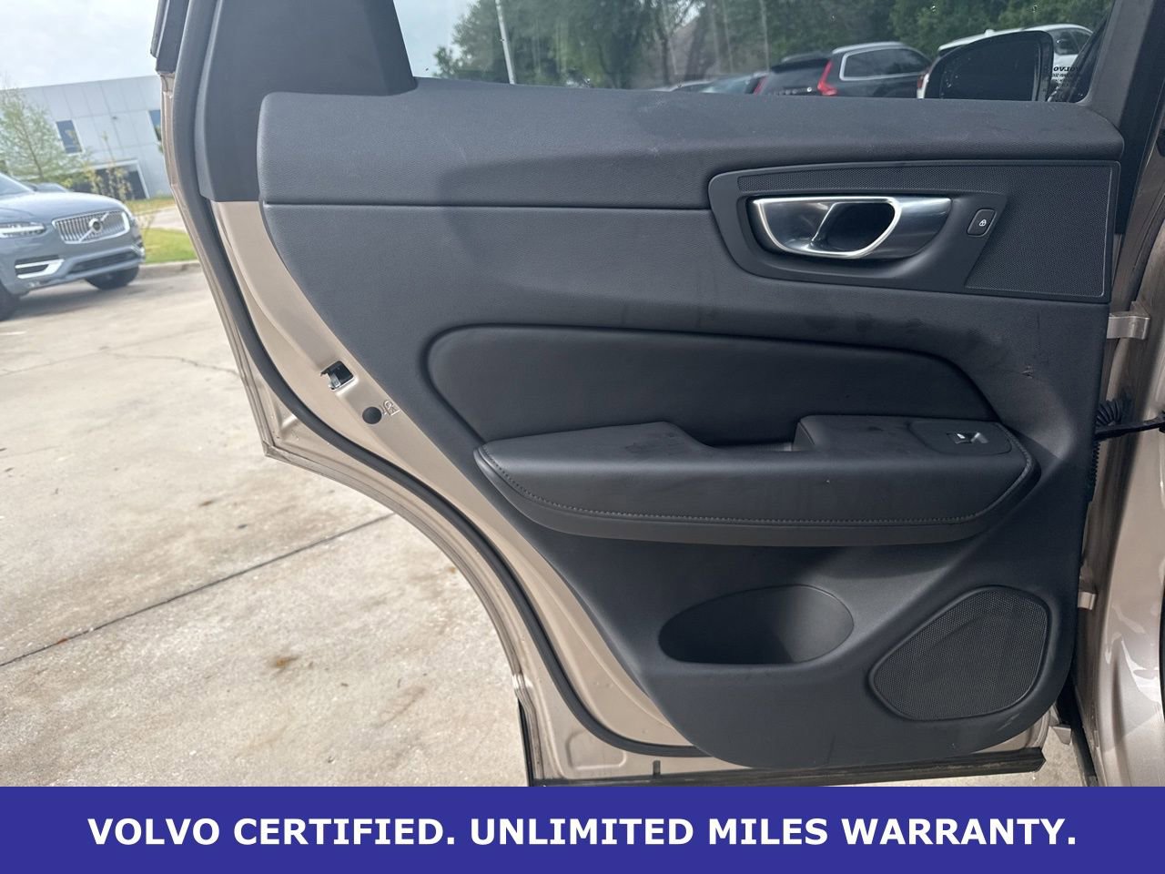 Certified 2025 Volvo XC60 B5 Plus image 15