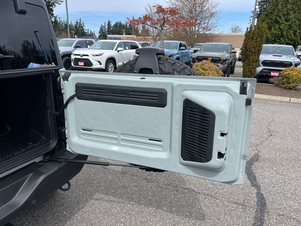 Used 2024 Ford Bronco Badlands image 11