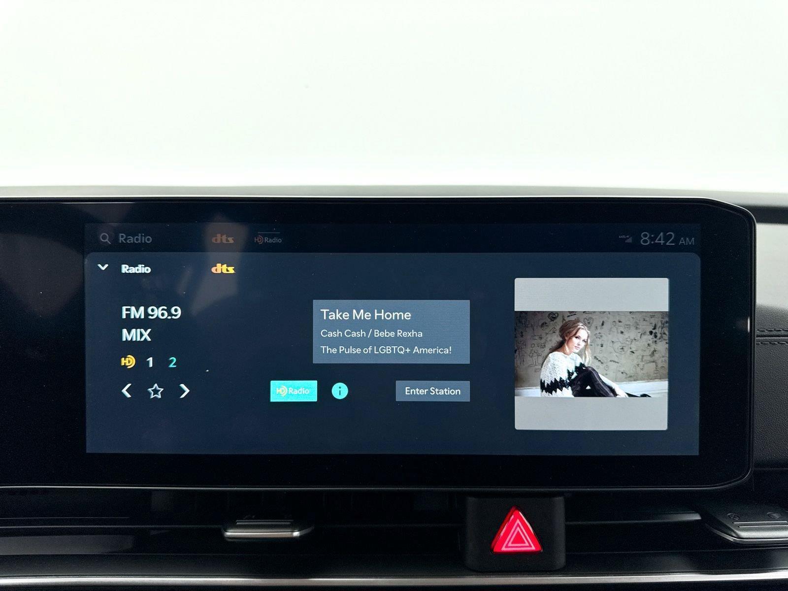 Used 2026 Kia Carnival FWD image 5