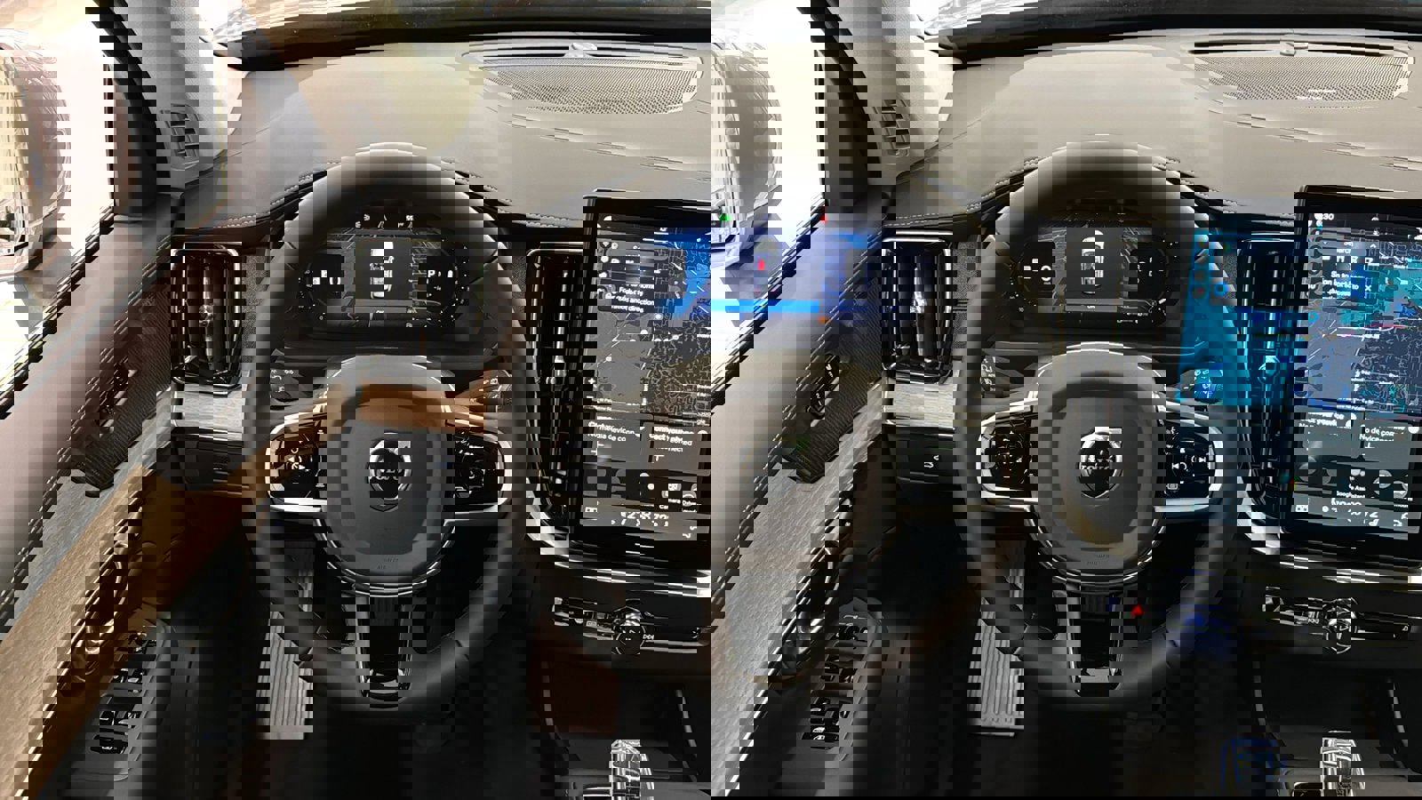 Used 2026 Volvo XC90 B5 Plus w/ Protection Package image 12