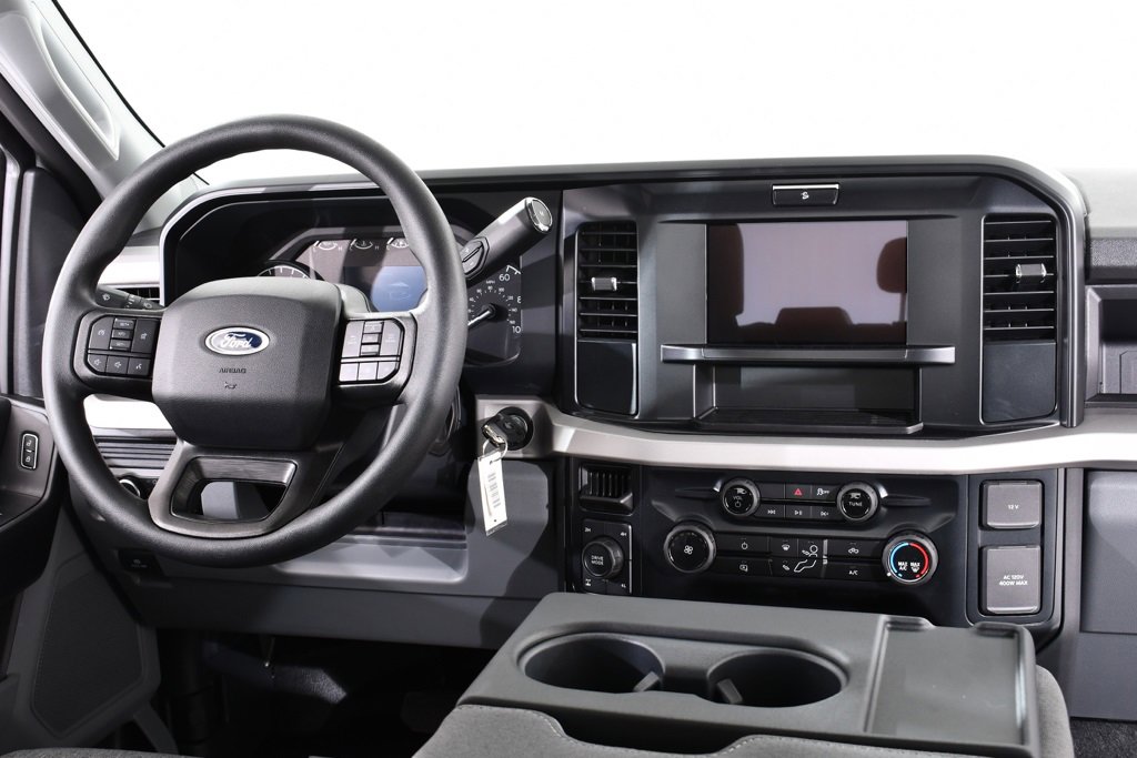 New 2026 Ford F250 XL w/ XL Off-Road Package image 8