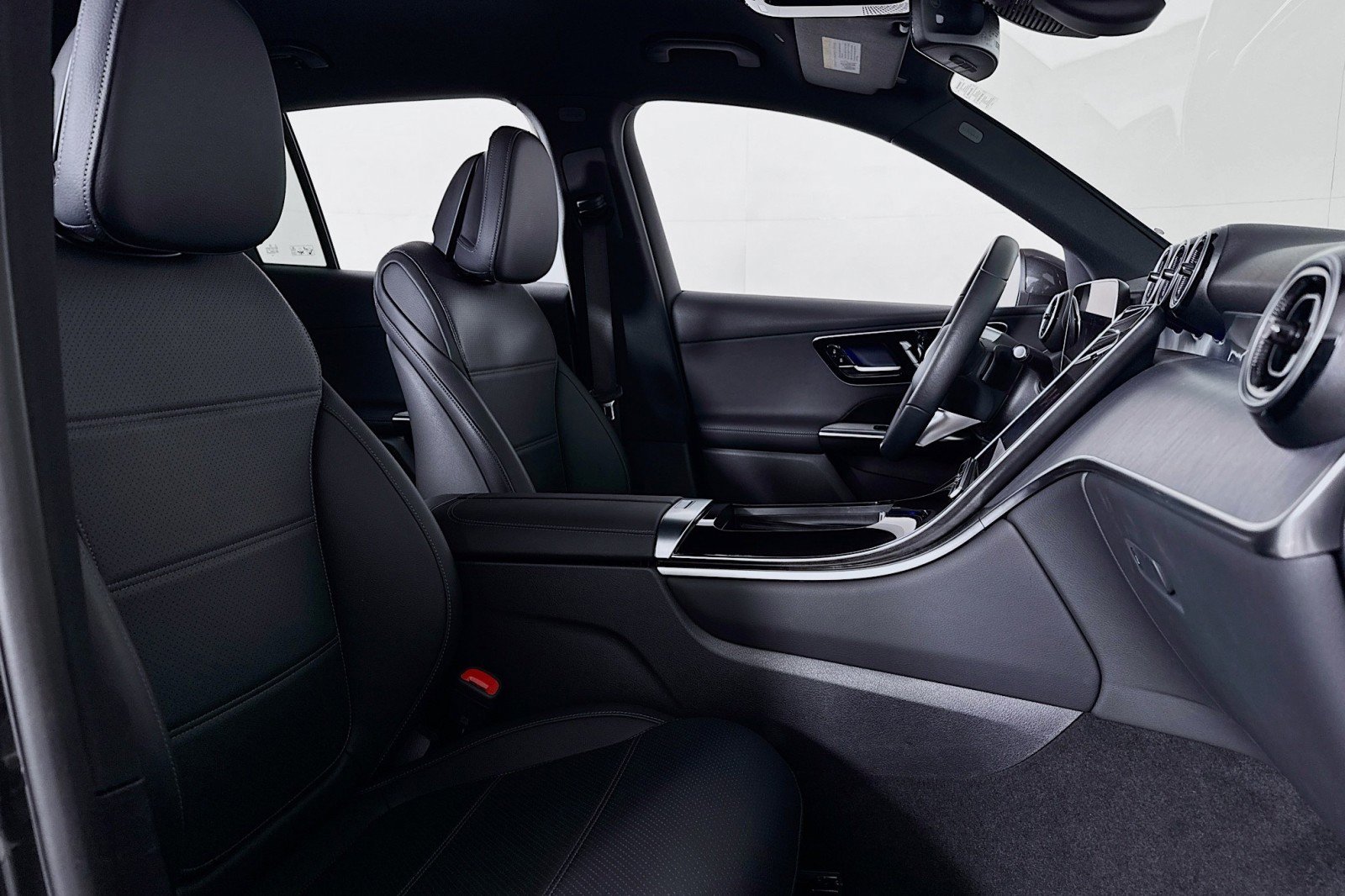 Certified 2026 Mercedes-Benz GLC 300 image 7