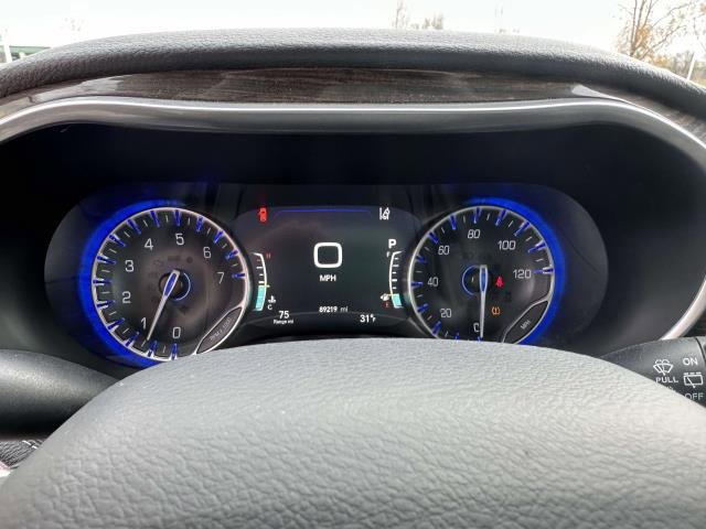 Used 2023 Chrysler Pacifica Limited image 13