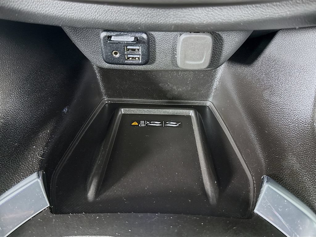 Used 2023 Chevrolet Traverse RS AWD/4WD image 19