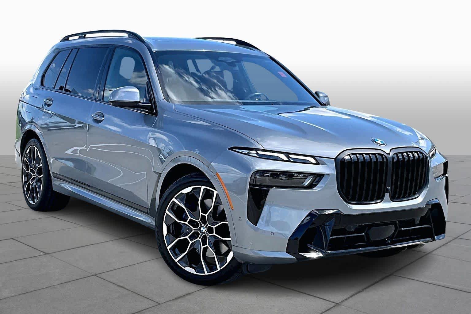 Used 2024 BMW X7 xDrive40i w/ M Sport Package AWD/4WD image 3