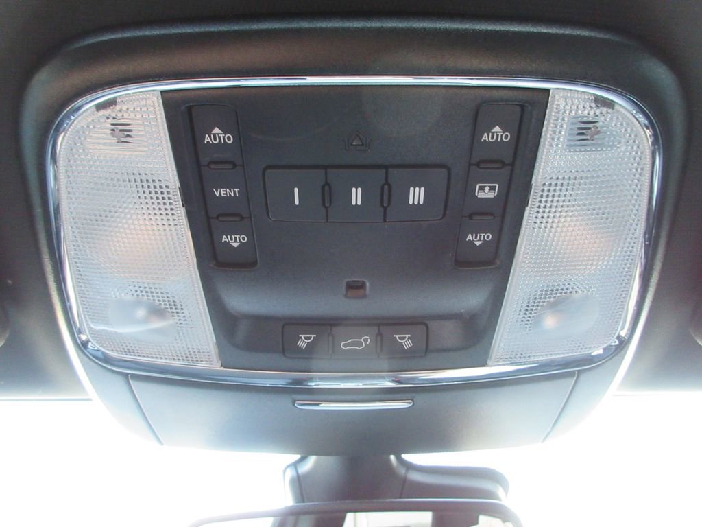 Used 2021 Jeep Grand Cherokee Limited w/ Quick Order Package 28K 80th AWD/4WD image 33