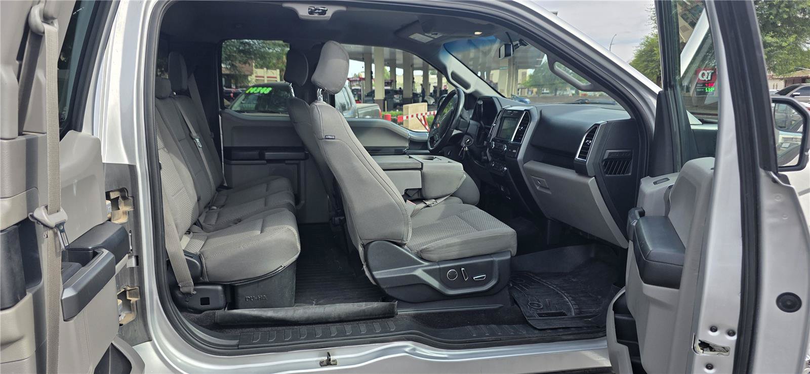 Used 2016 Ford F150 XLT w/ Equipment Group 302A Luxury AWD/4WD image 10