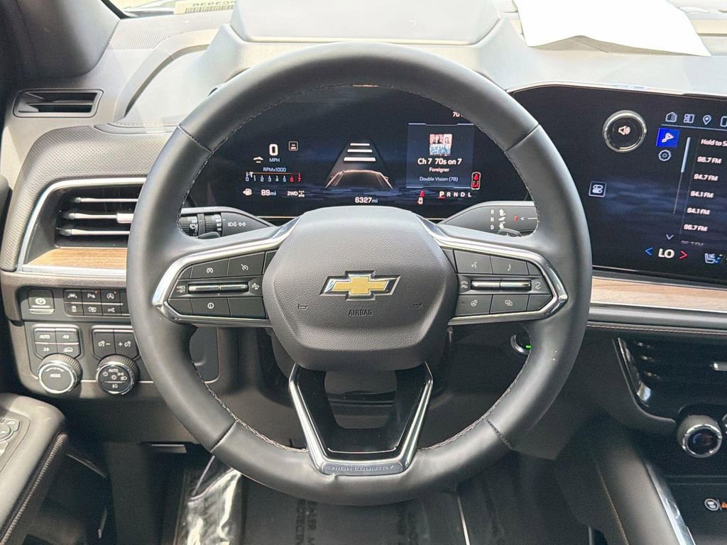 Used 2025 Chevrolet Tahoe High Country AWD/4WD image 7