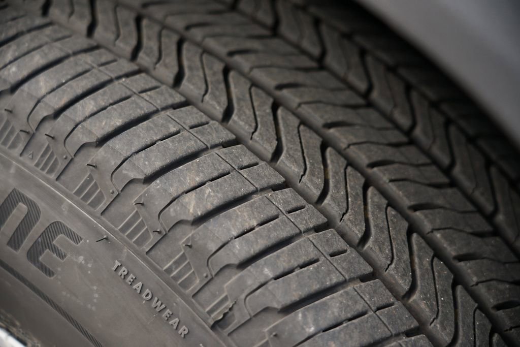 Used 2025 Chevrolet Traverse LT image 36