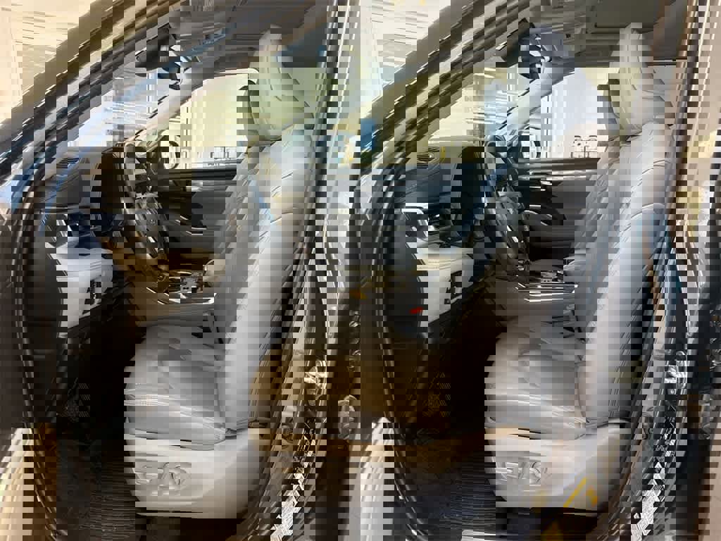 Used 2023 Toyota Highlander Limited image 17