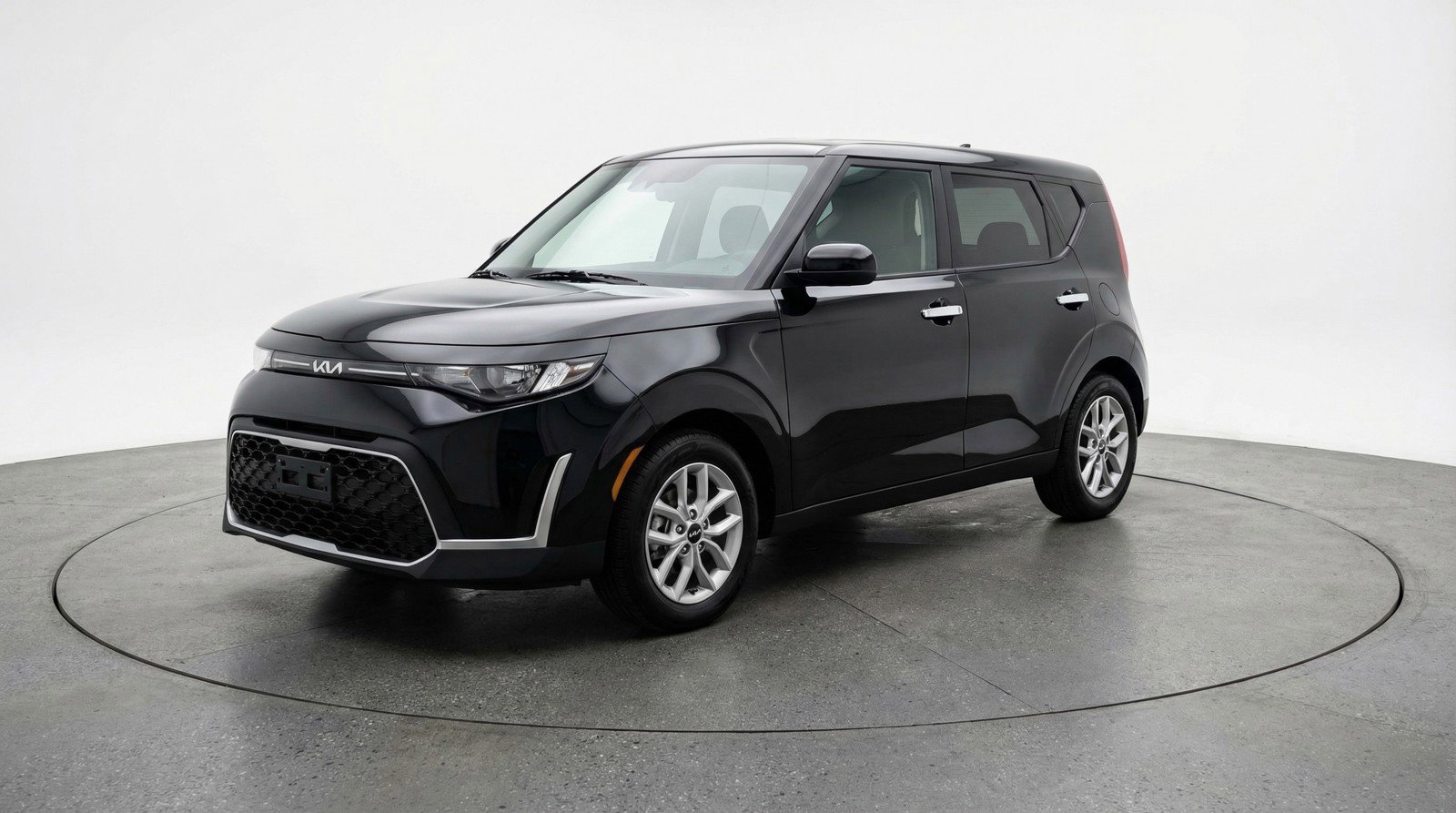 Used 2025 Kia Soul LX w/ LX Technology Package image 3