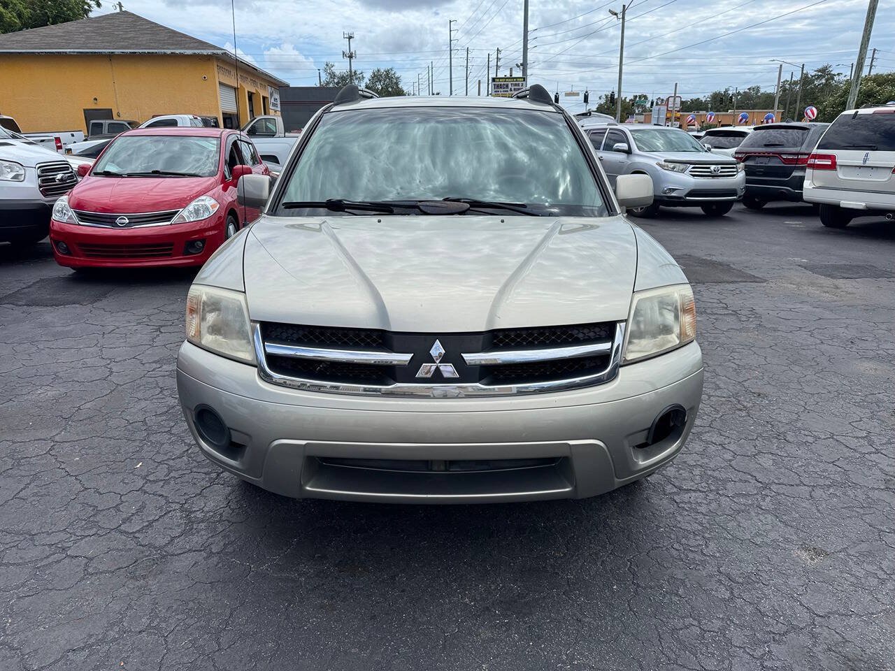 Used 2008 Mitsubishi Endeavor SE FWD image 3