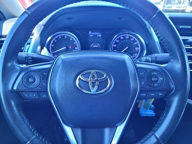 Used 2020 Toyota Camry SE w/ Blackout Package FWD image 25