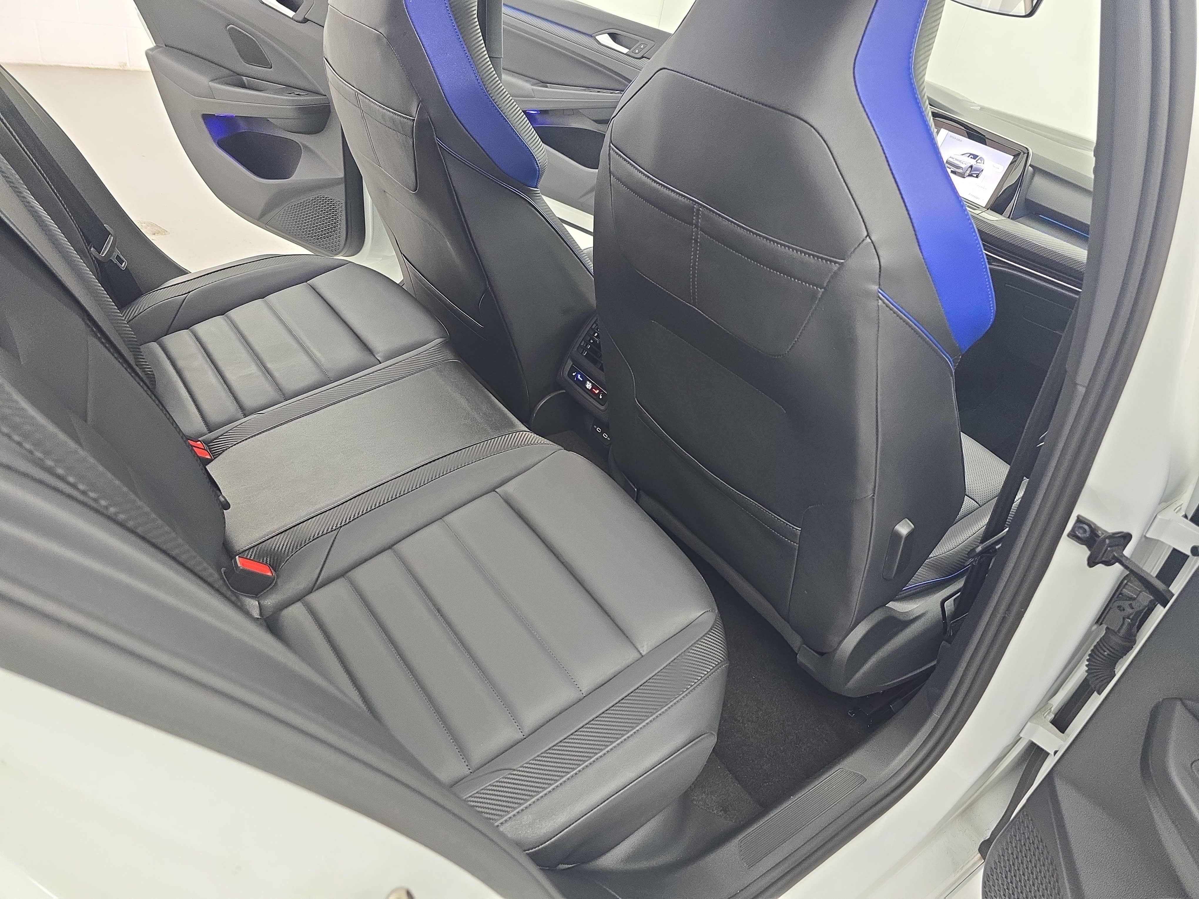 Used 2024 Volkswagen Golf R AWD/4WD image 11