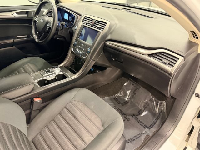 Used 2019 Ford Fusion SE FWD image 38