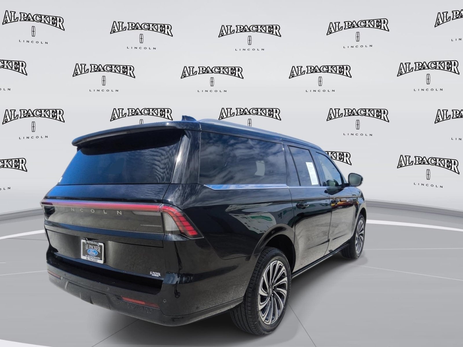 Used 2025 Lincoln Navigator L Black Label AWD/4WD image 5